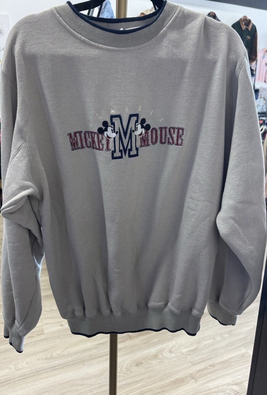 1990’s Mickey & Co. Disney Mickey Mouse Gray Crewneck Sweatshirt Adult Size L